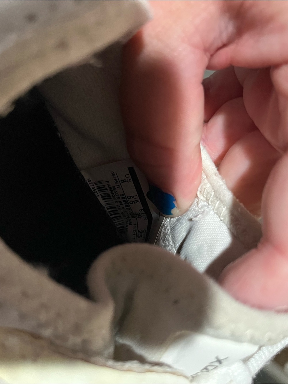 Nike White Mesh Sneakers with Black Swoosh women’s 8 - Picture 6 of 6